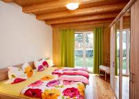 Schlafzimmer_1_mit_Schrank